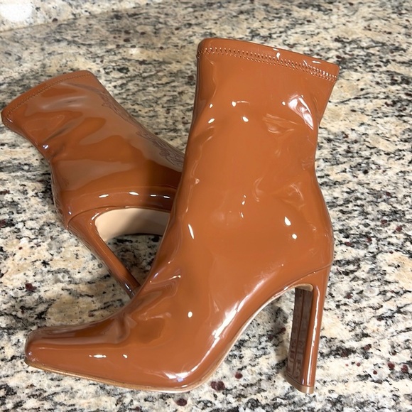 Steve Madden Leana Patent Boots - Picture 7 of 10